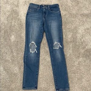 NWT Levi’s 721 High Rise Skinny, Size 27